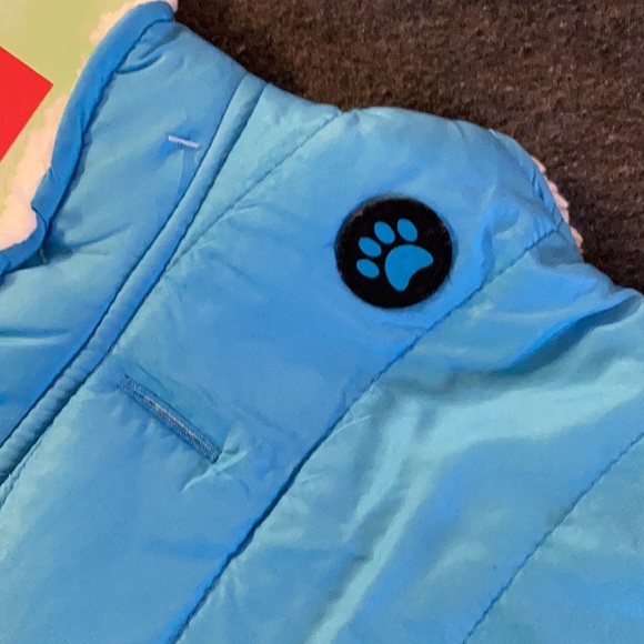 NWT Dog jacket, water resistant, soft fleece underside to keep them warm medium - Picture 2 of 6